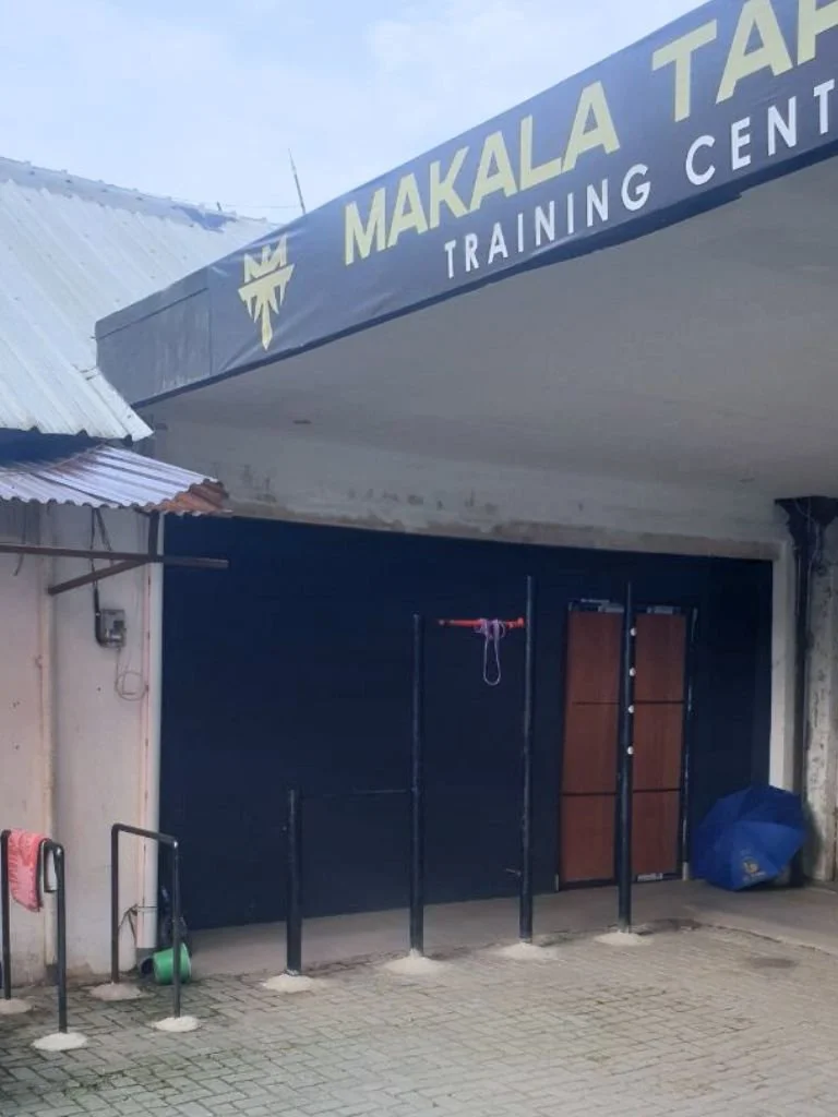 Pintu Masuk Asrama Bimbel Makala